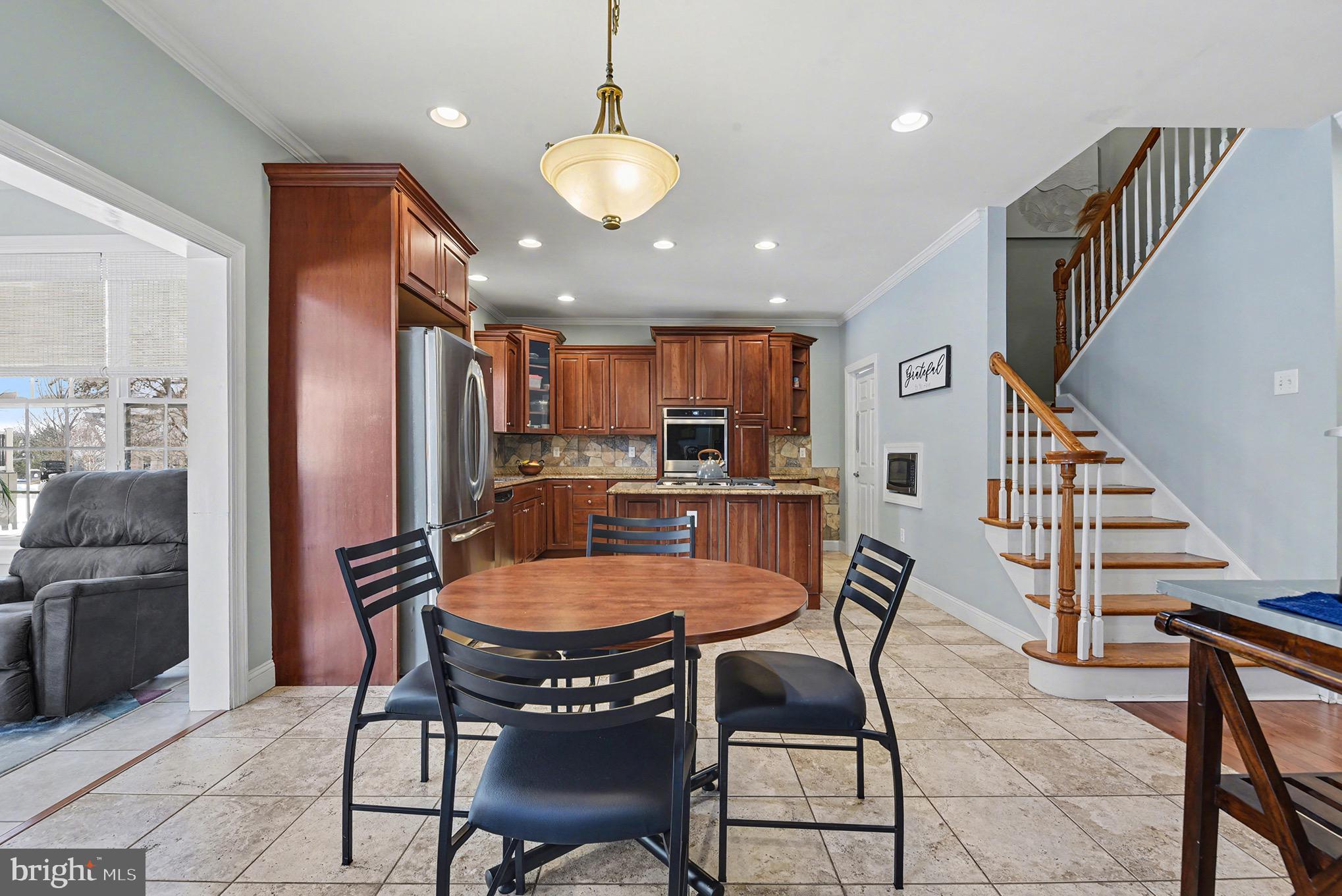 FOREST HILLS - Residential