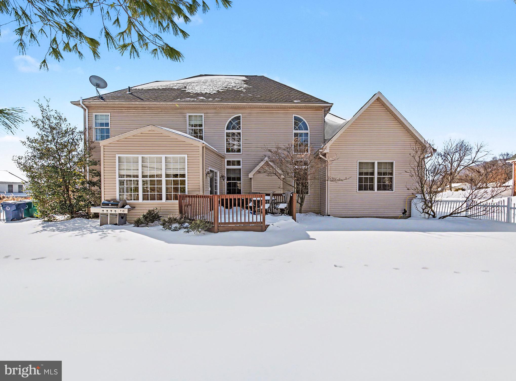 FOREST HILLS - Residential