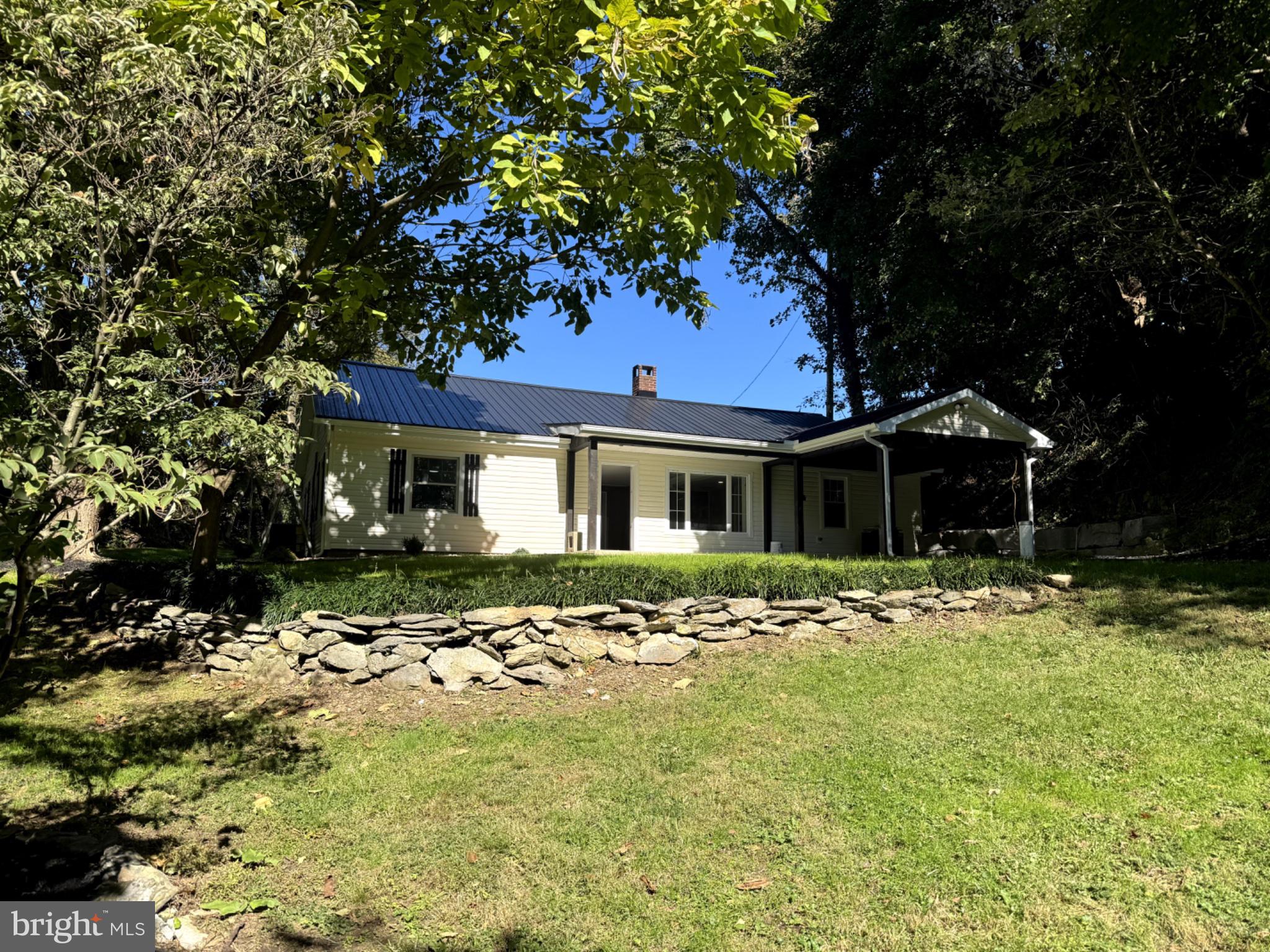 831 N 8TH AVENUE