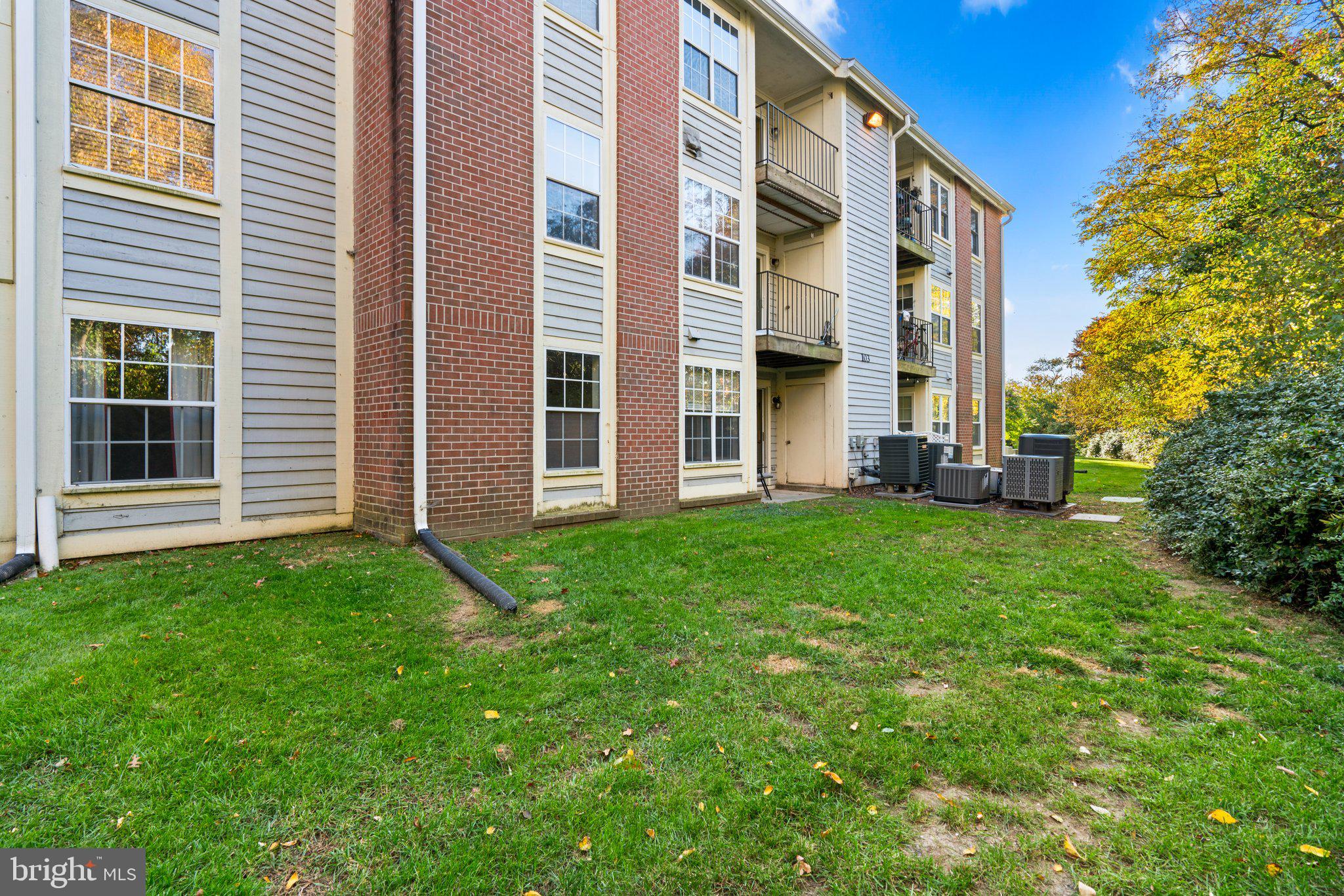CROMWELL FOUNTAIN - Residential
