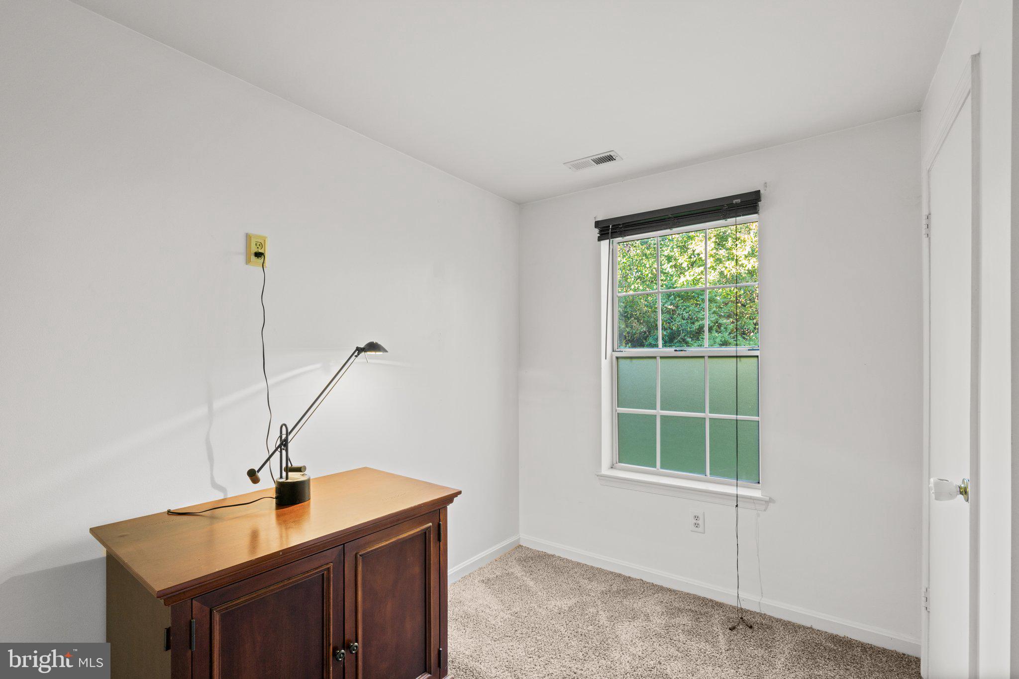 CROMWELL FOUNTAIN - Residential