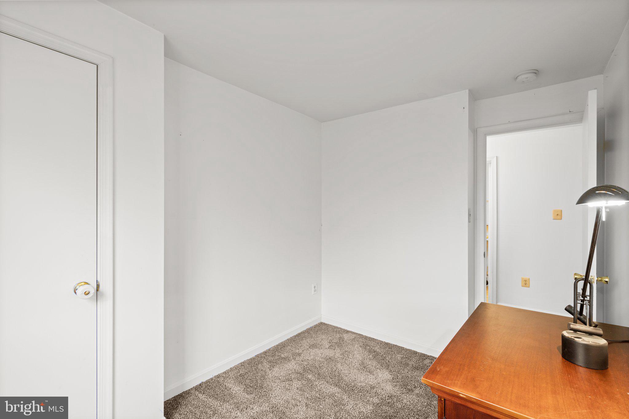 CROMWELL FOUNTAIN - Residential