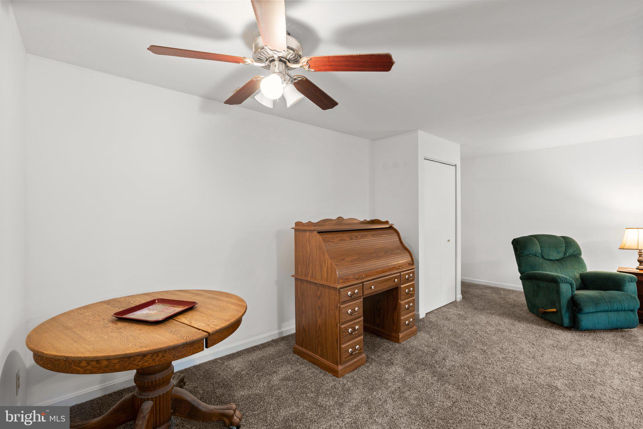 CROMWELL FOUNTAIN - Residential