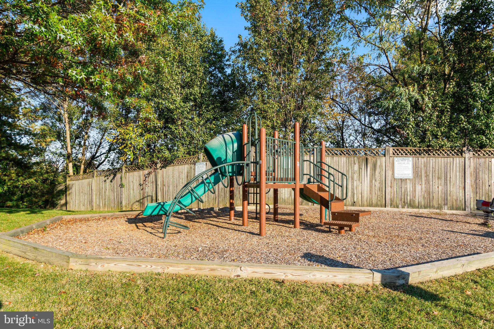 CROMWELL FOUNTAIN - Residential