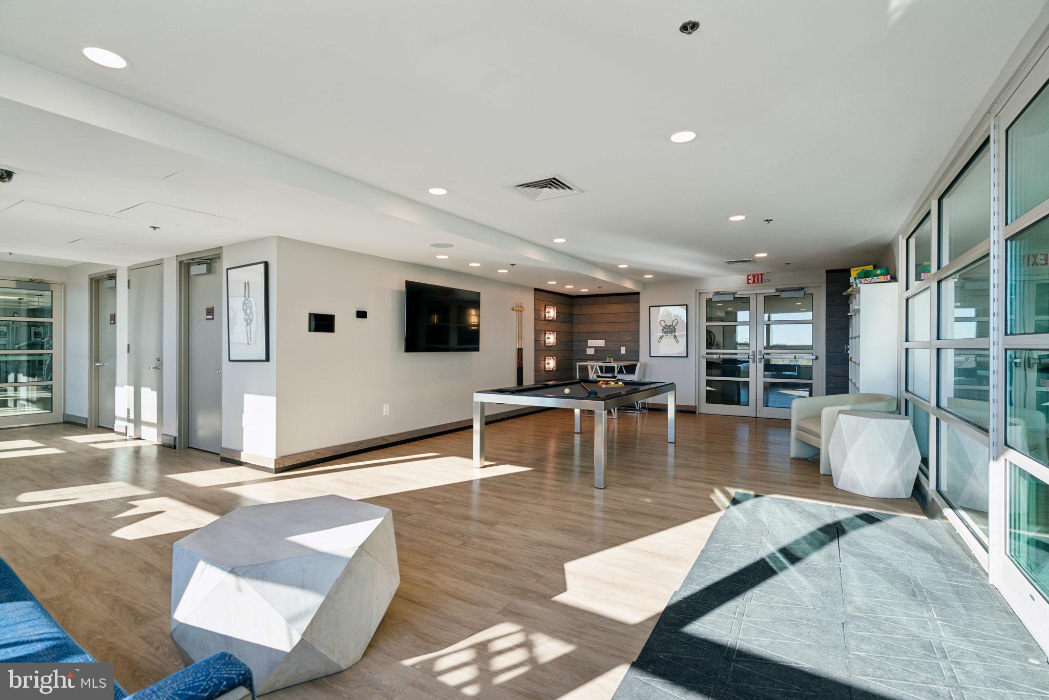 DOCKSIDE CONDOMINIUM - Residential