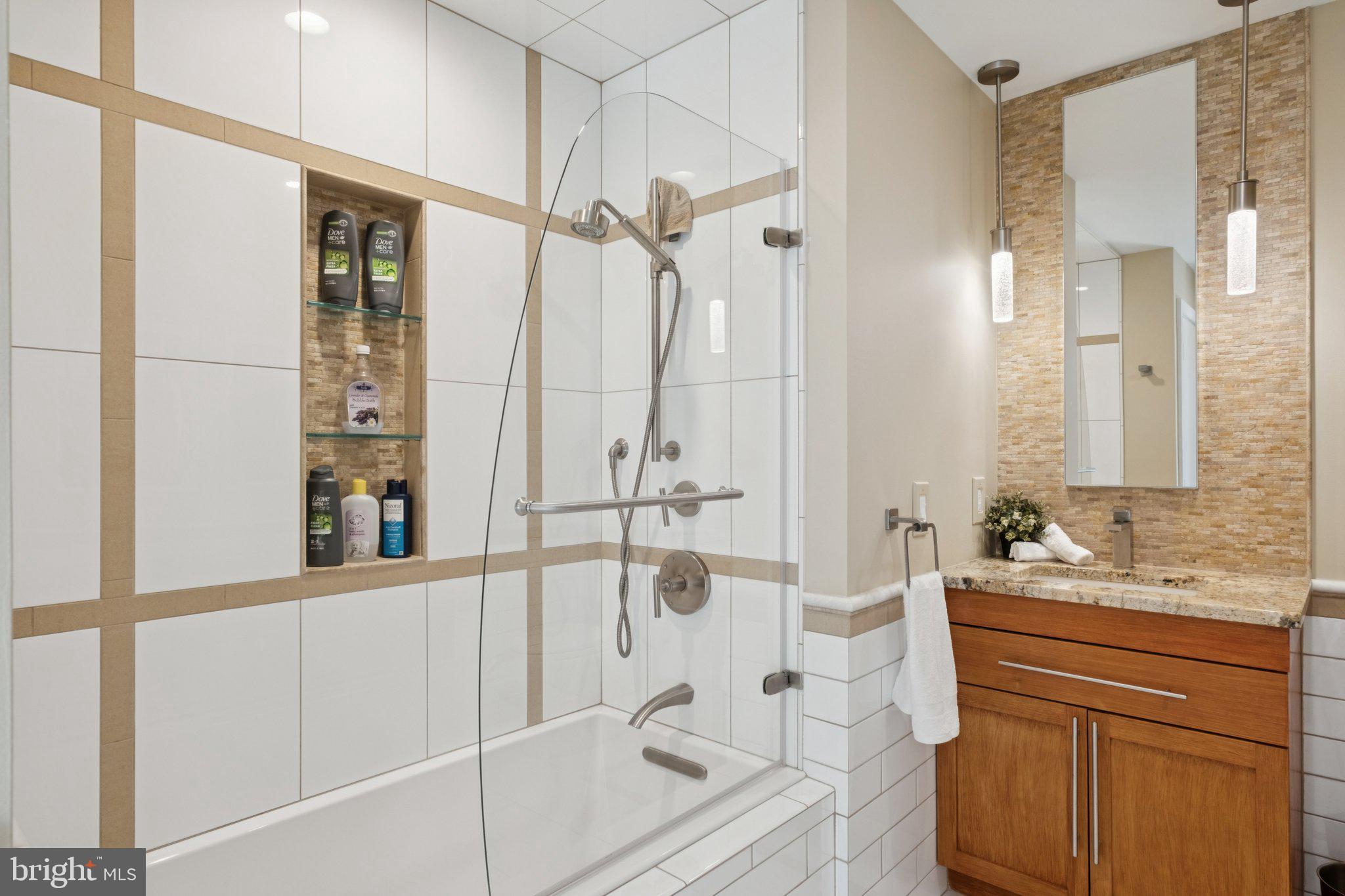 DOCKSIDE CONDOMINIUM - Residential