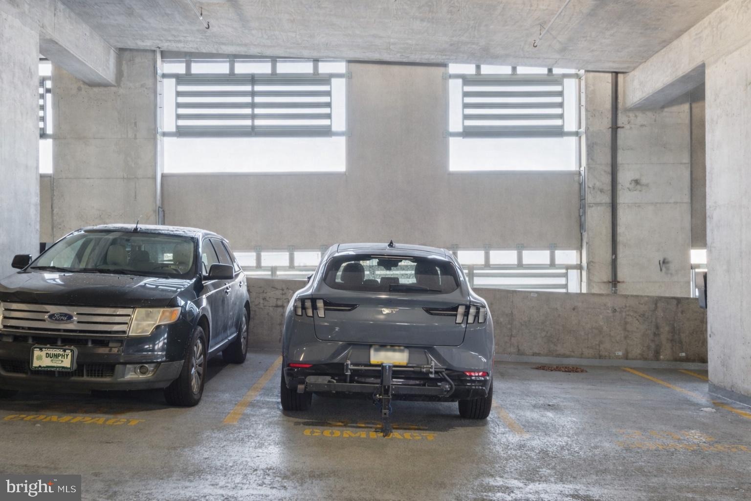 DOCKSIDE CONDOMINIUM - Residential