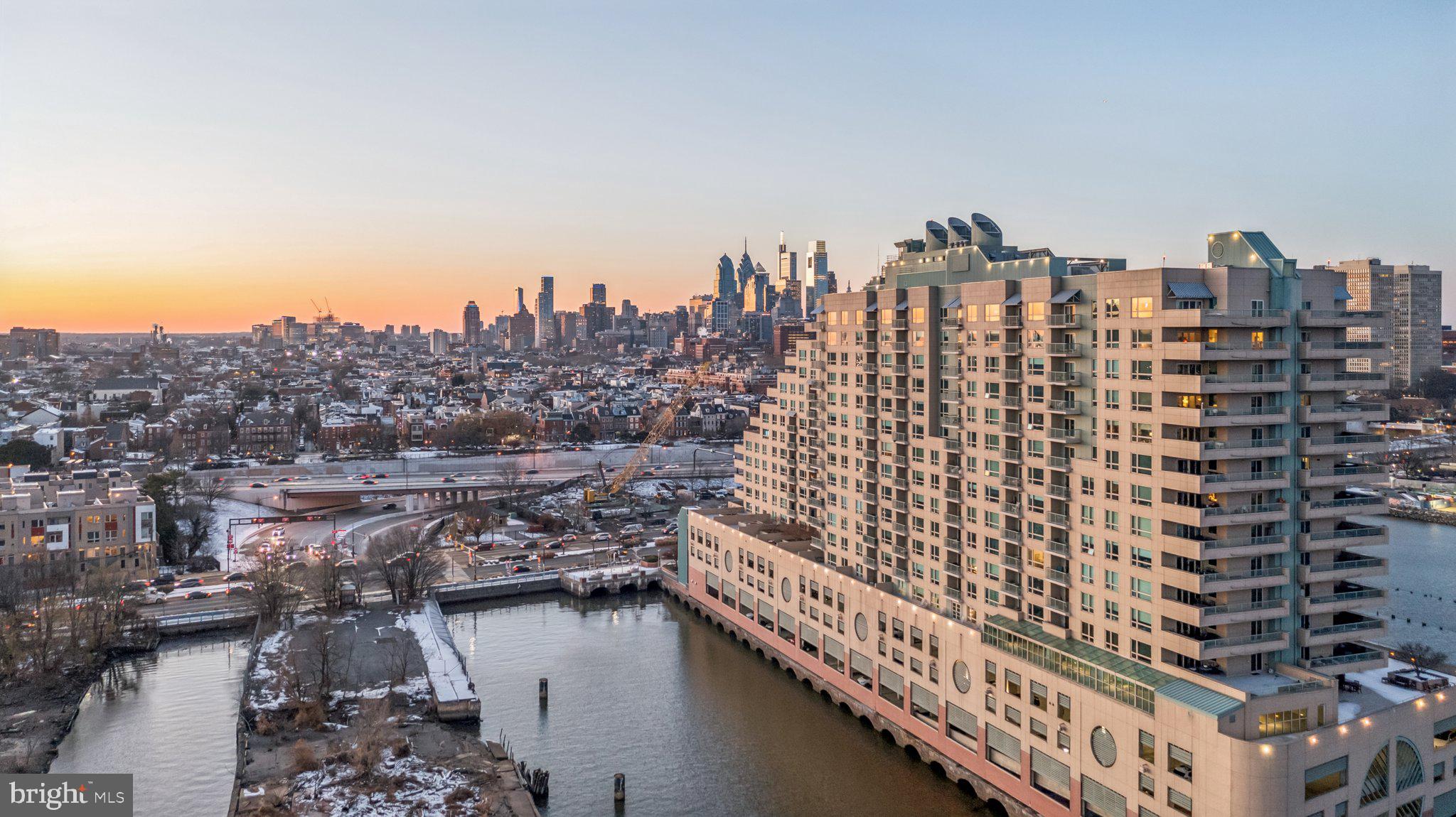 DOCKSIDE CONDOMINIUM - Residential