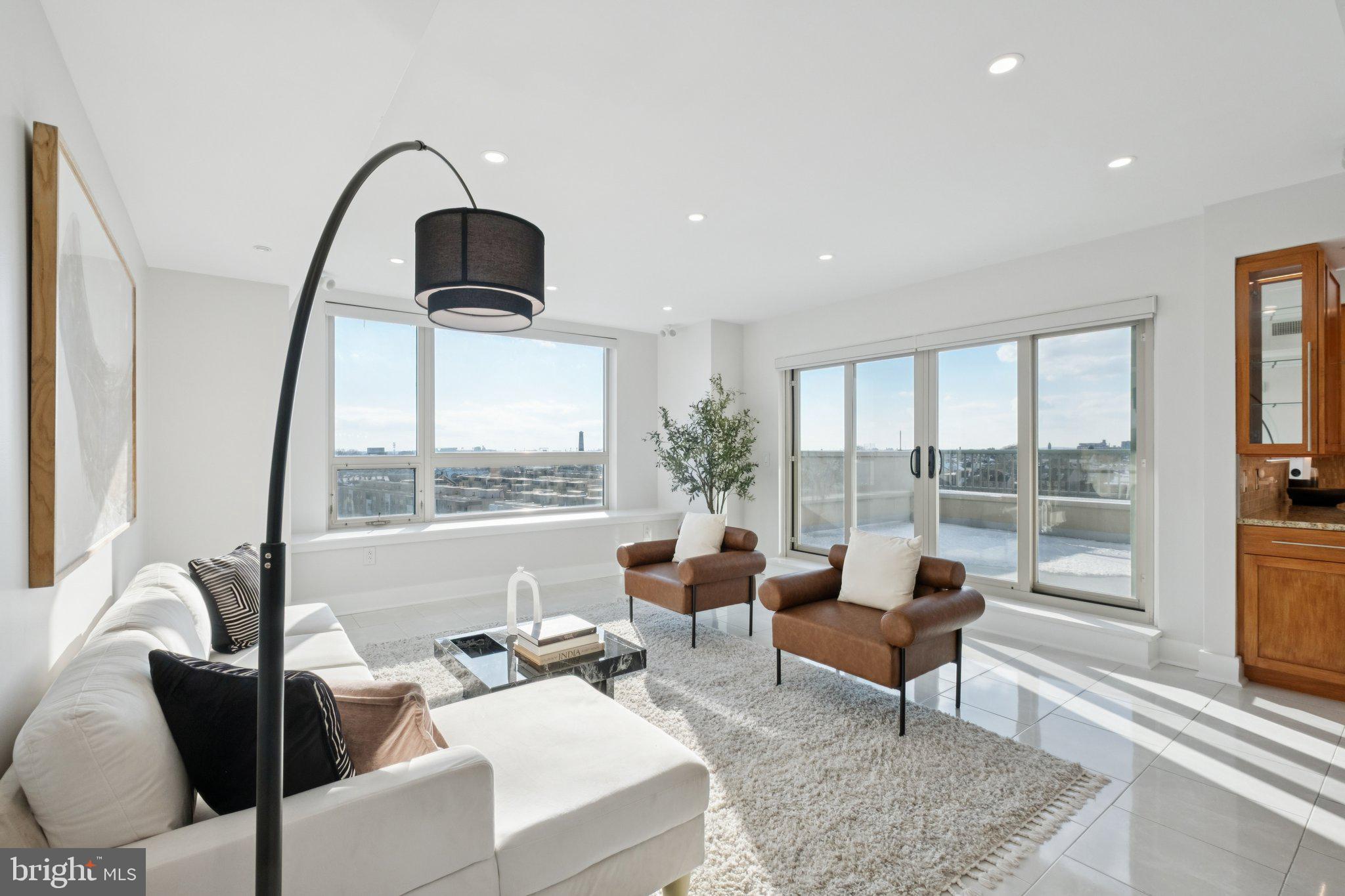 DOCKSIDE CONDOMINIUM - Residential