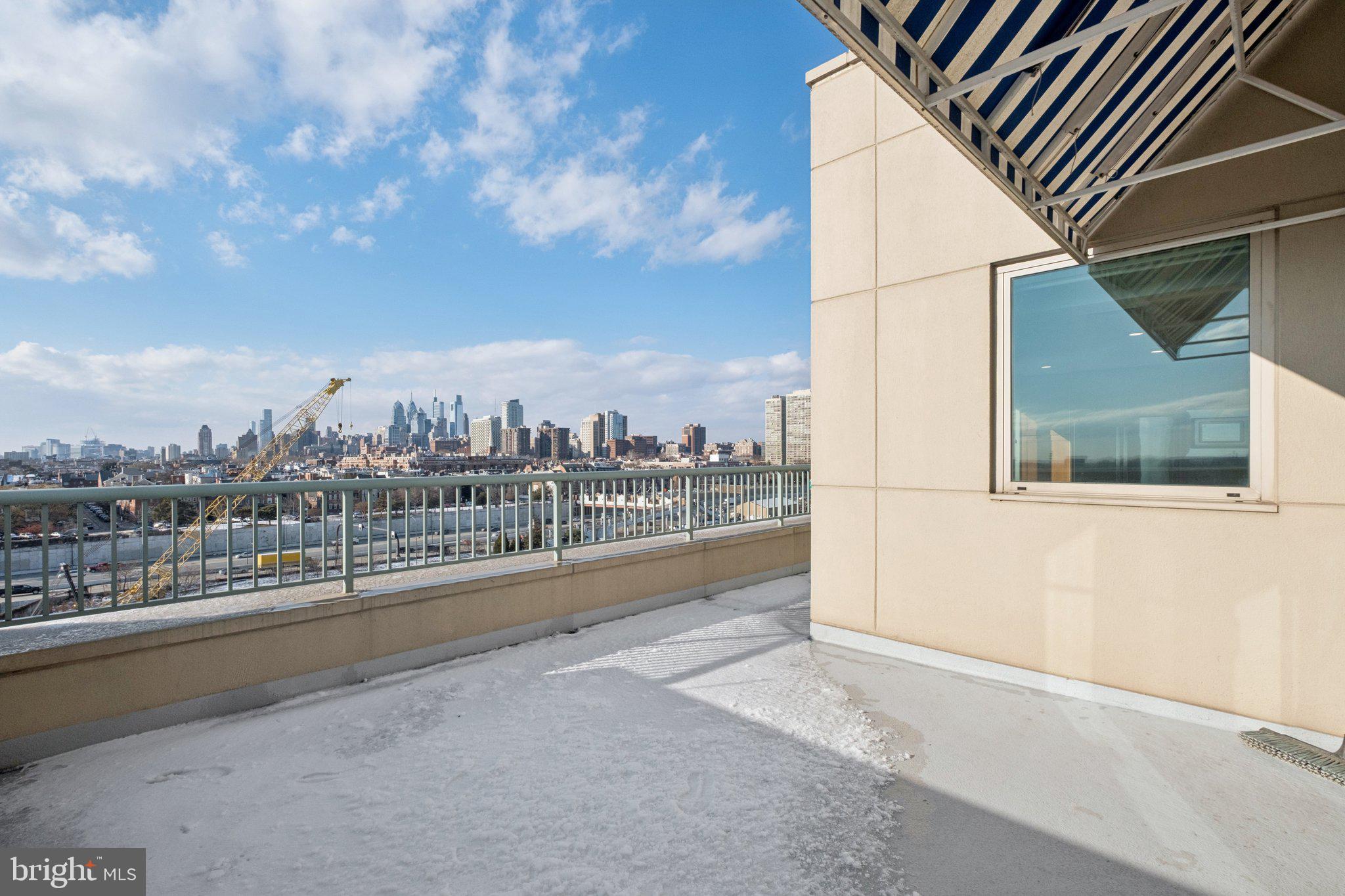 DOCKSIDE CONDOMINIUM - Residential