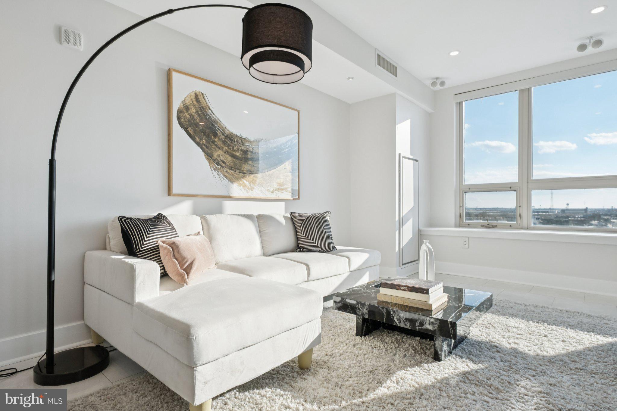 DOCKSIDE CONDOMINIUM - Residential