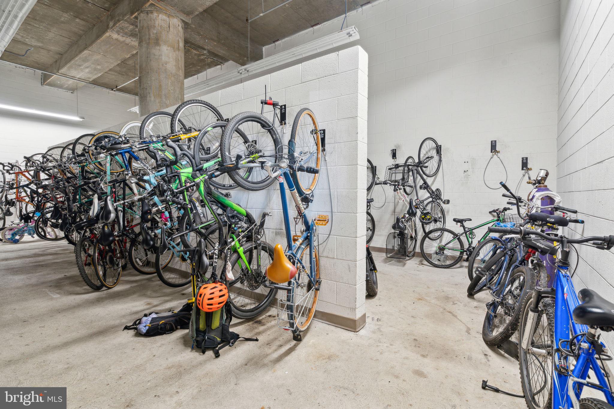 DOCKSIDE CONDOMINIUM - Residential