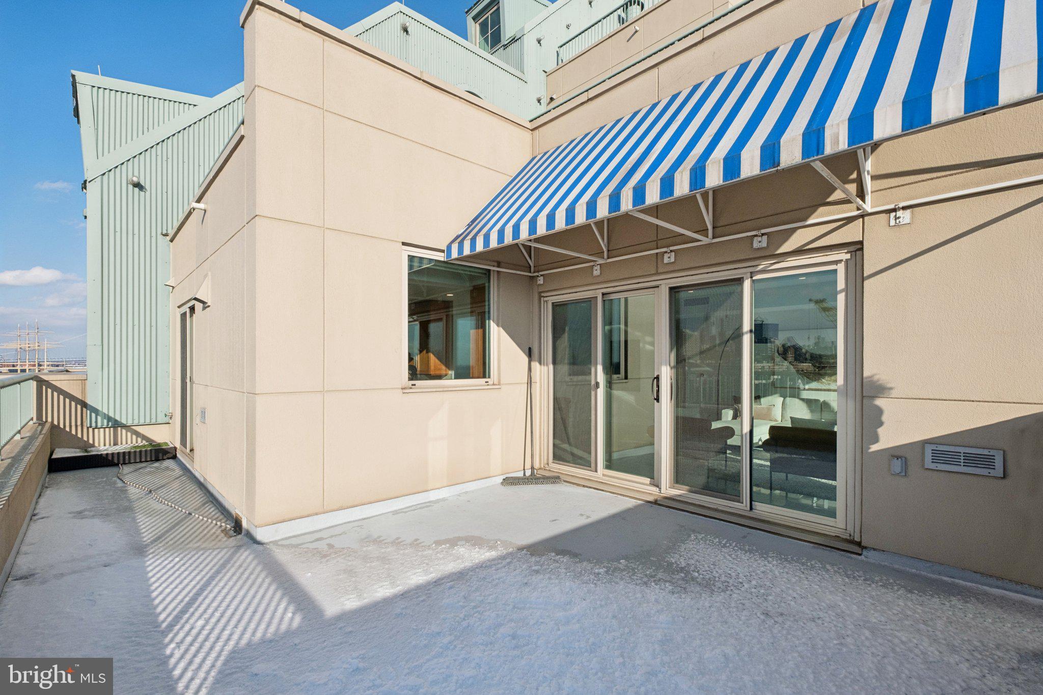 DOCKSIDE CONDOMINIUM - Residential