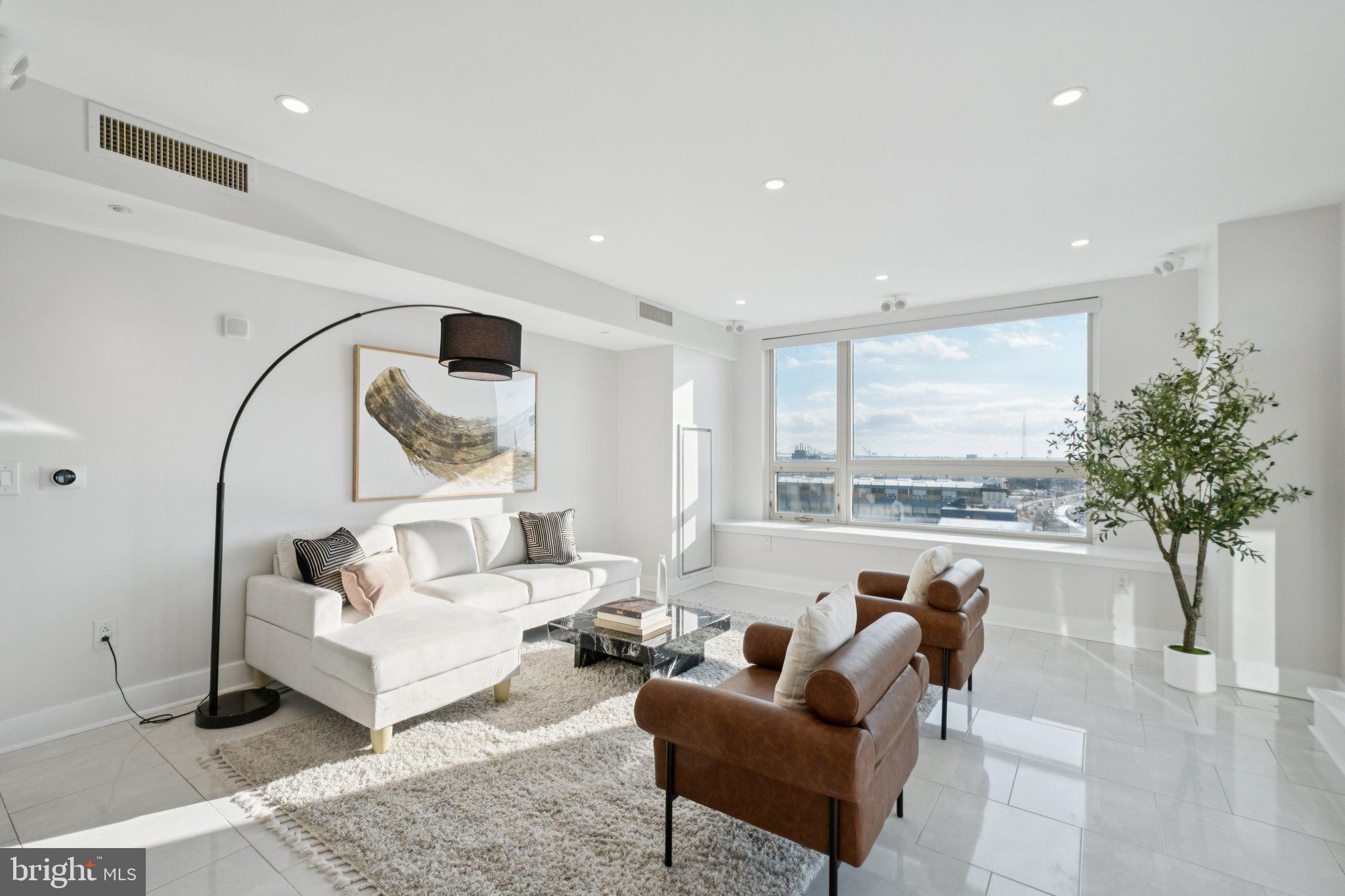 DOCKSIDE CONDOMINIUM - Residential