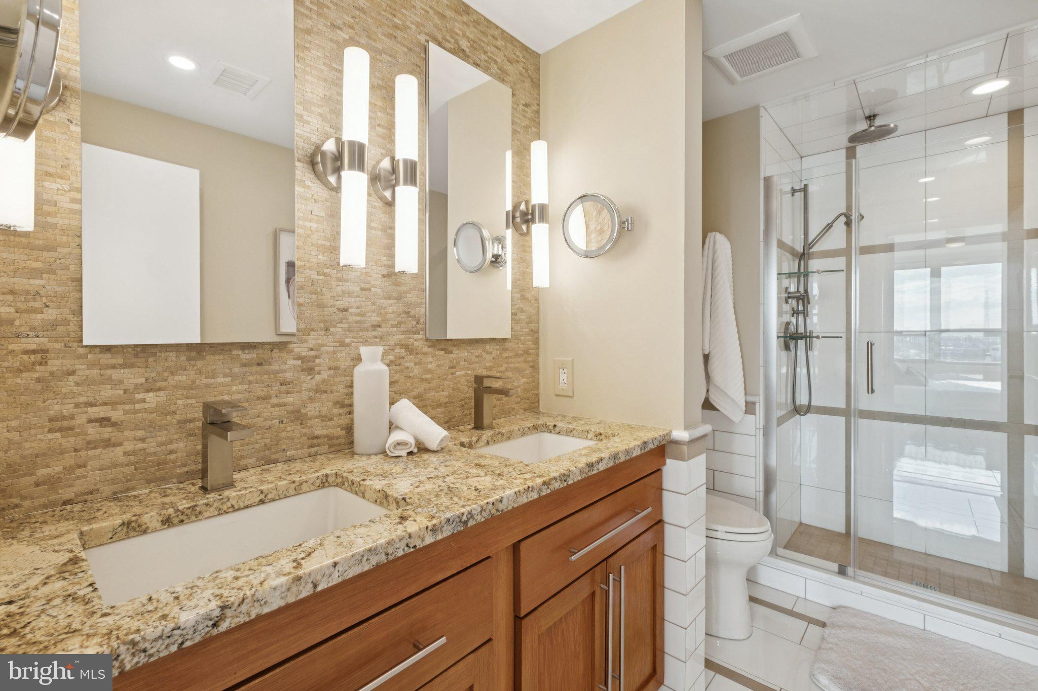 DOCKSIDE CONDOMINIUM - Residential