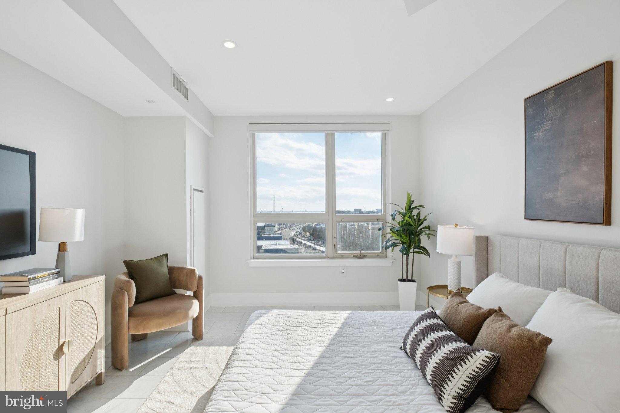 DOCKSIDE CONDOMINIUM - Residential