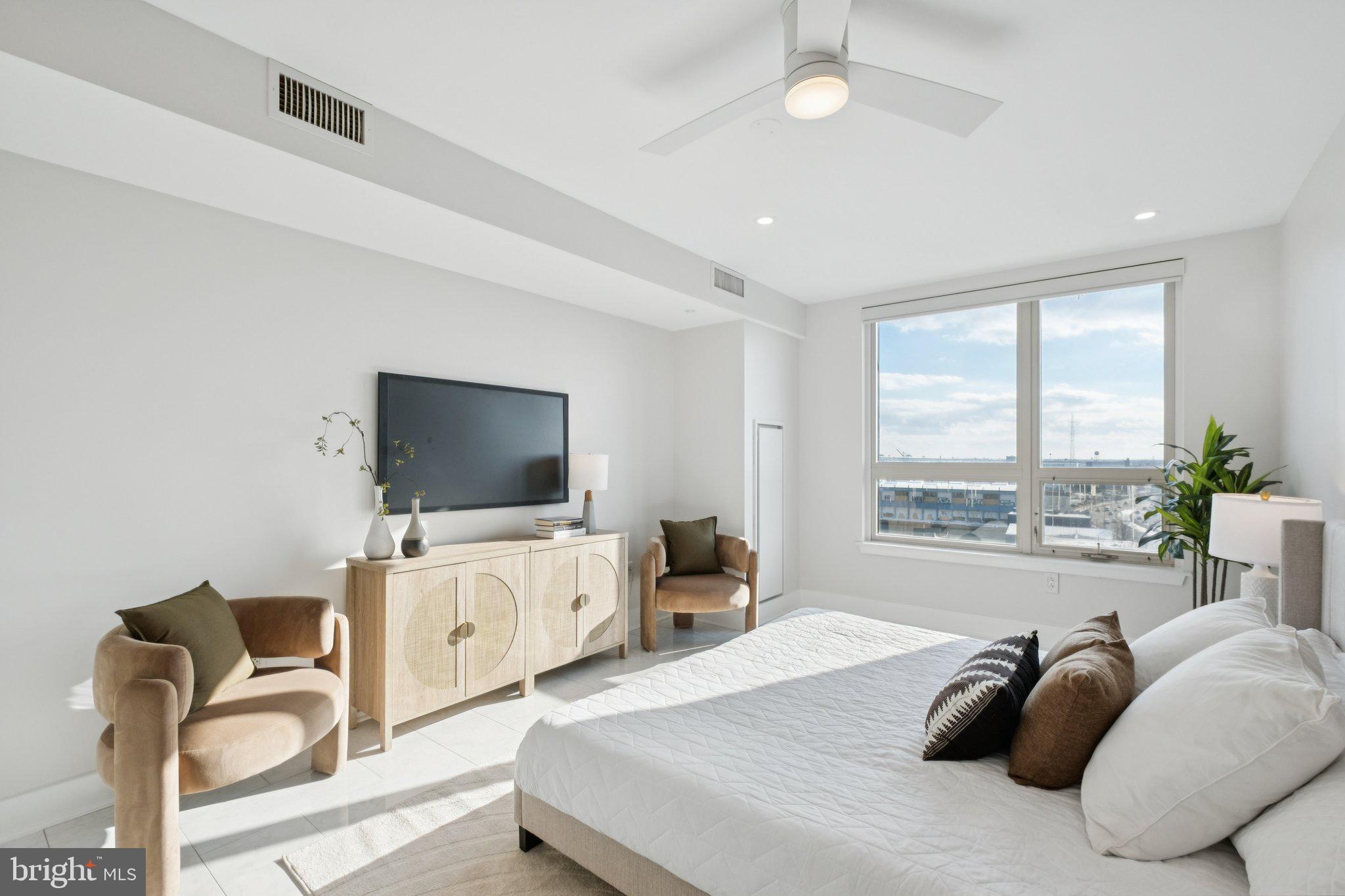 DOCKSIDE CONDOMINIUM - Residential