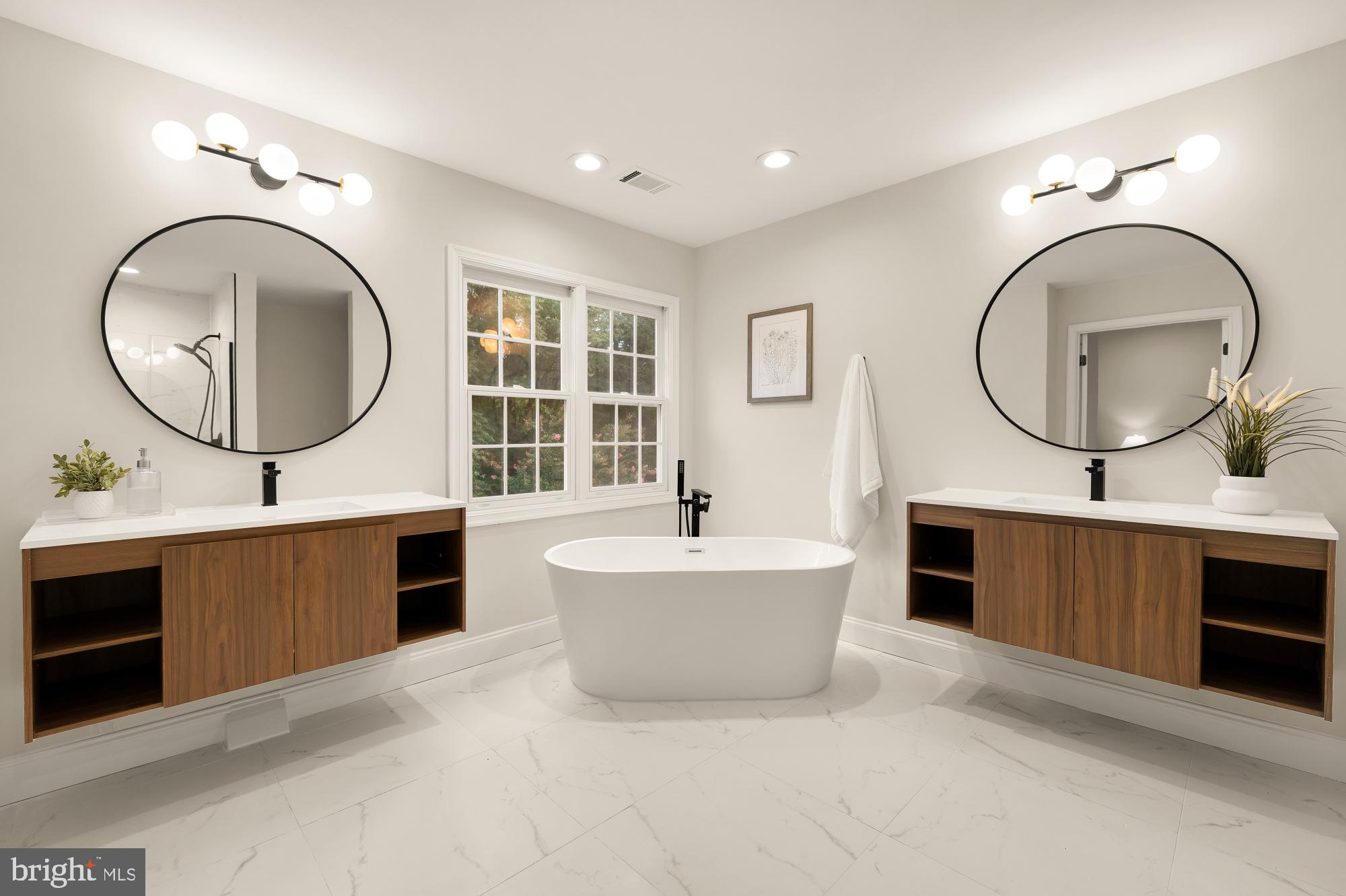 RIVER FALLS - Residential