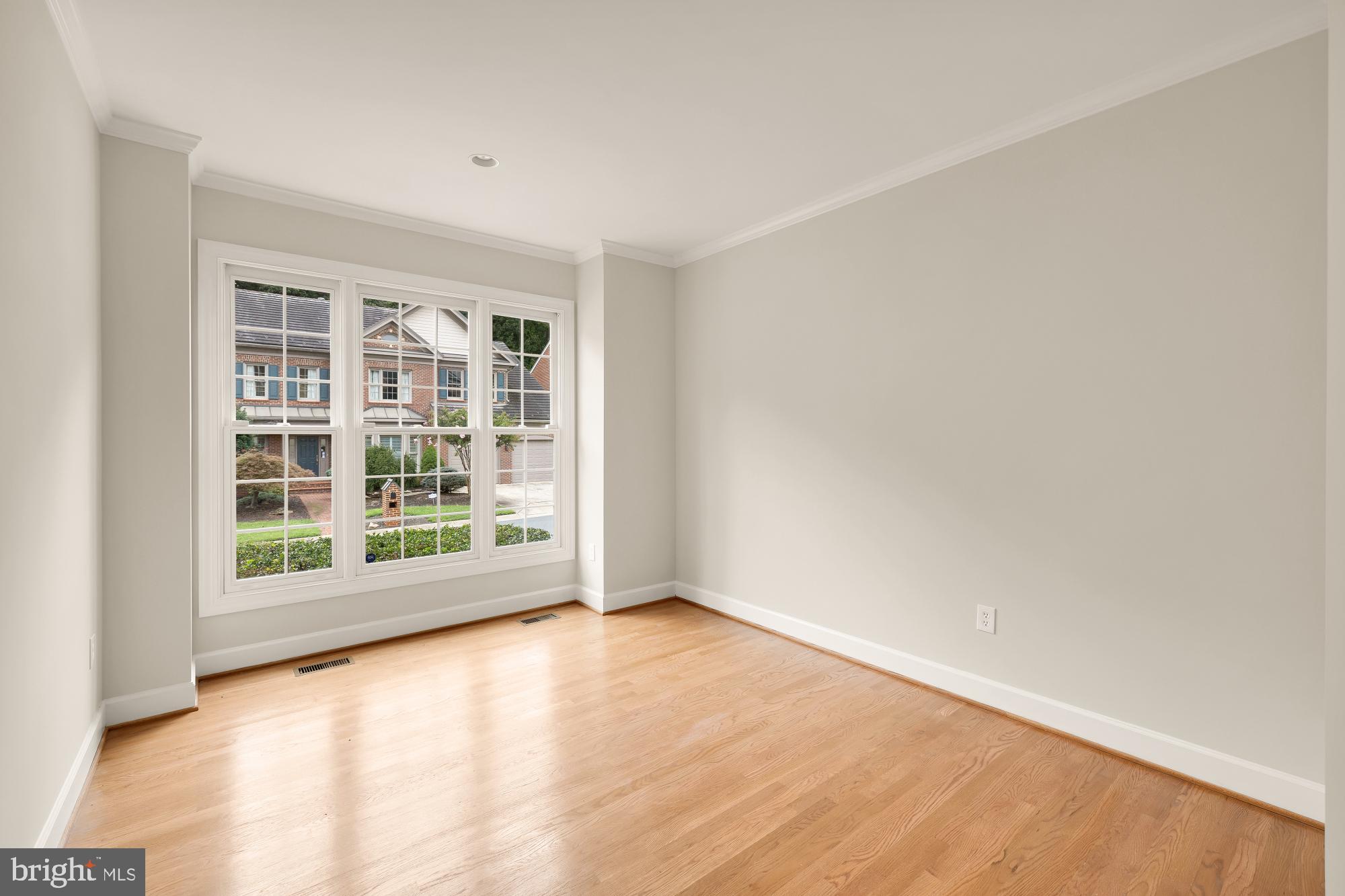 RIVER FALLS - Residential