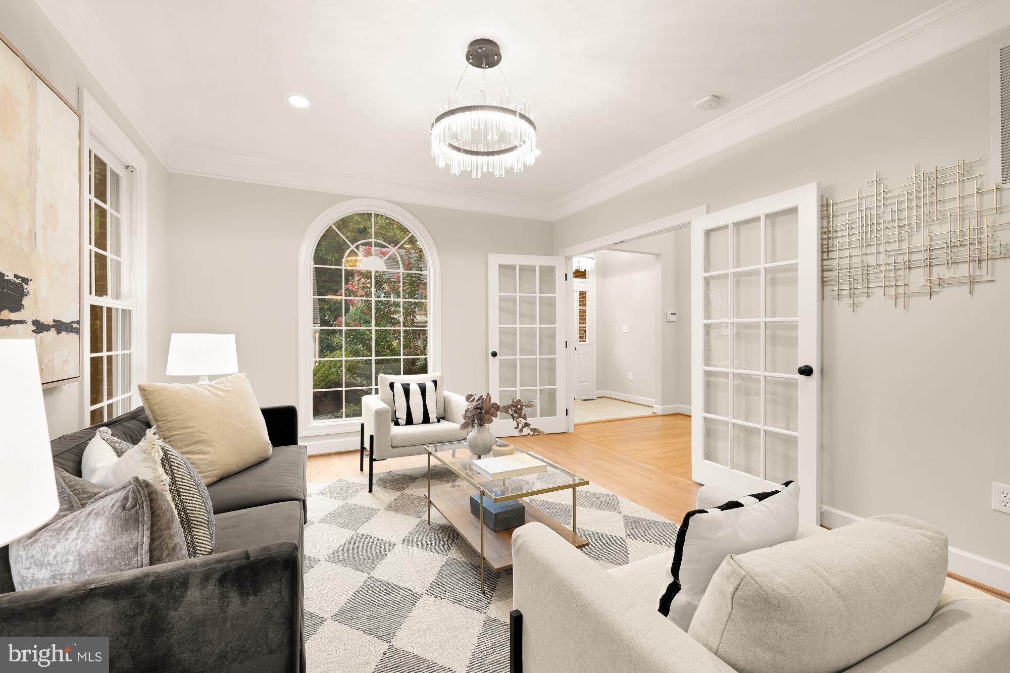 RIVER FALLS - Residential