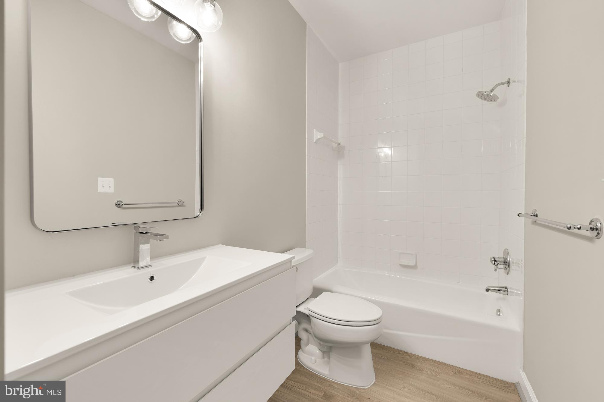 RIVER FALLS - Residential