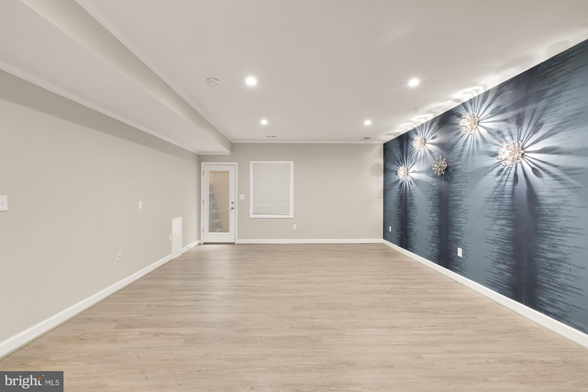 RIVER FALLS - Residential