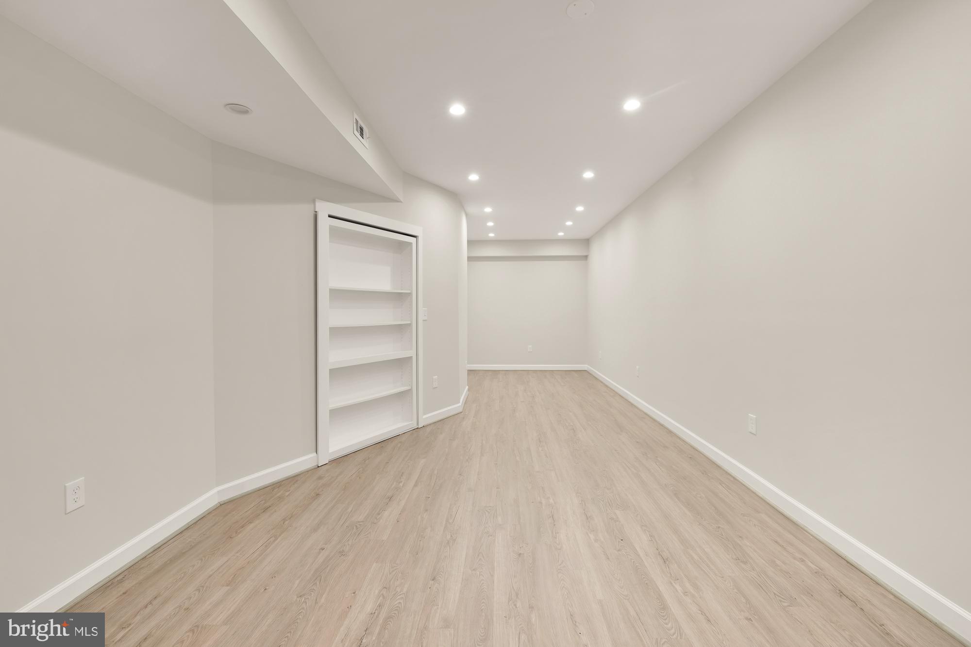 RIVER FALLS - Residential