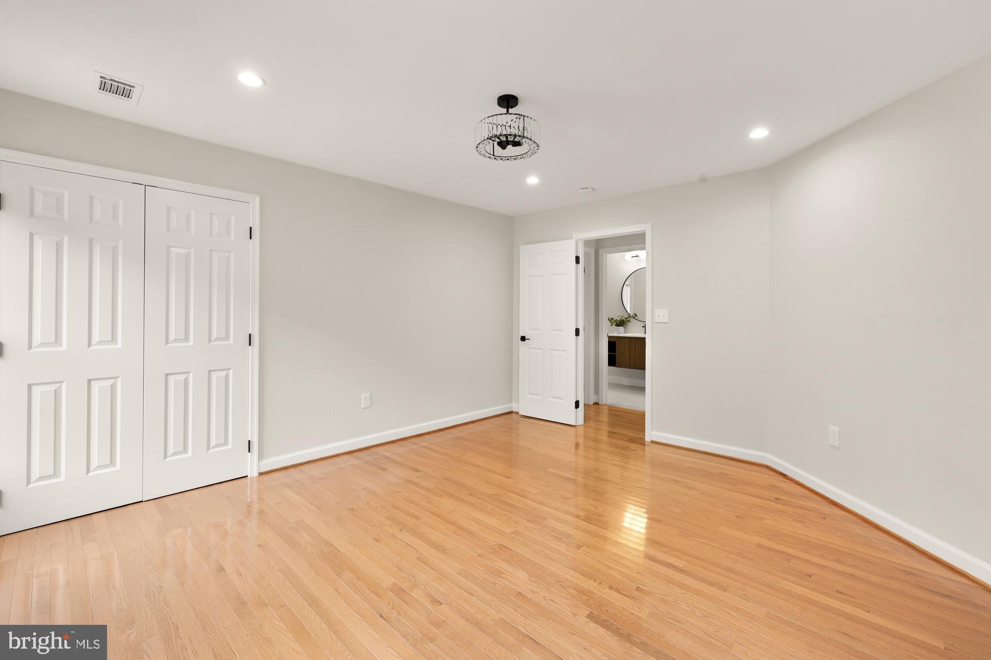 RIVER FALLS - Residential