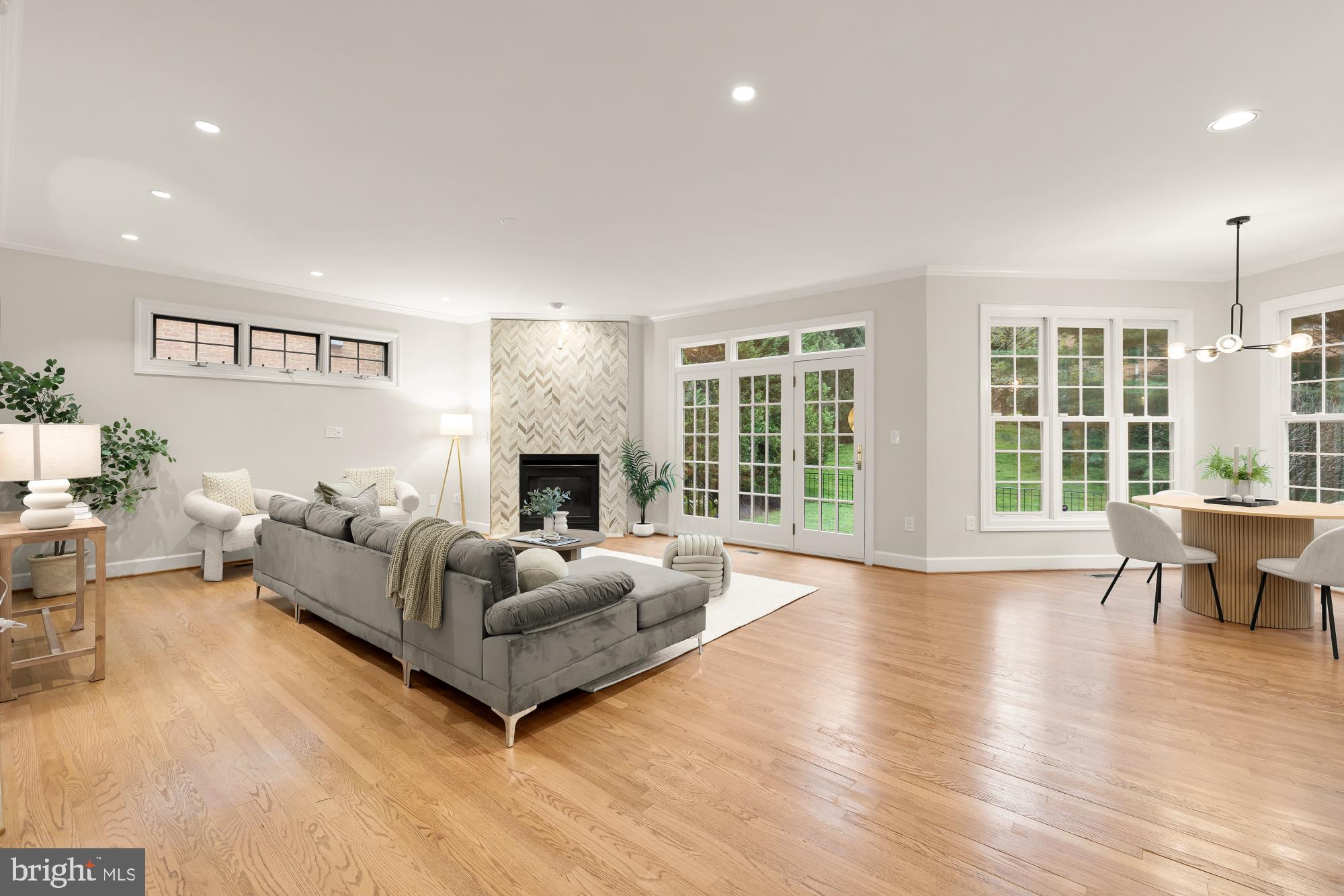 RIVER FALLS - Residential