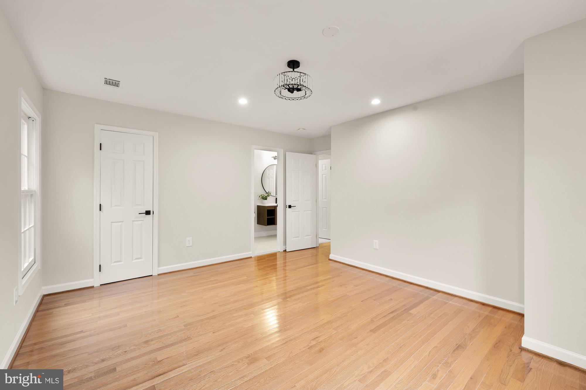 RIVER FALLS - Residential