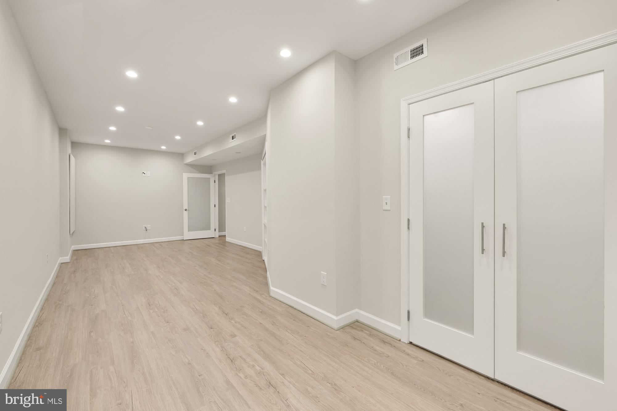 RIVER FALLS - Residential