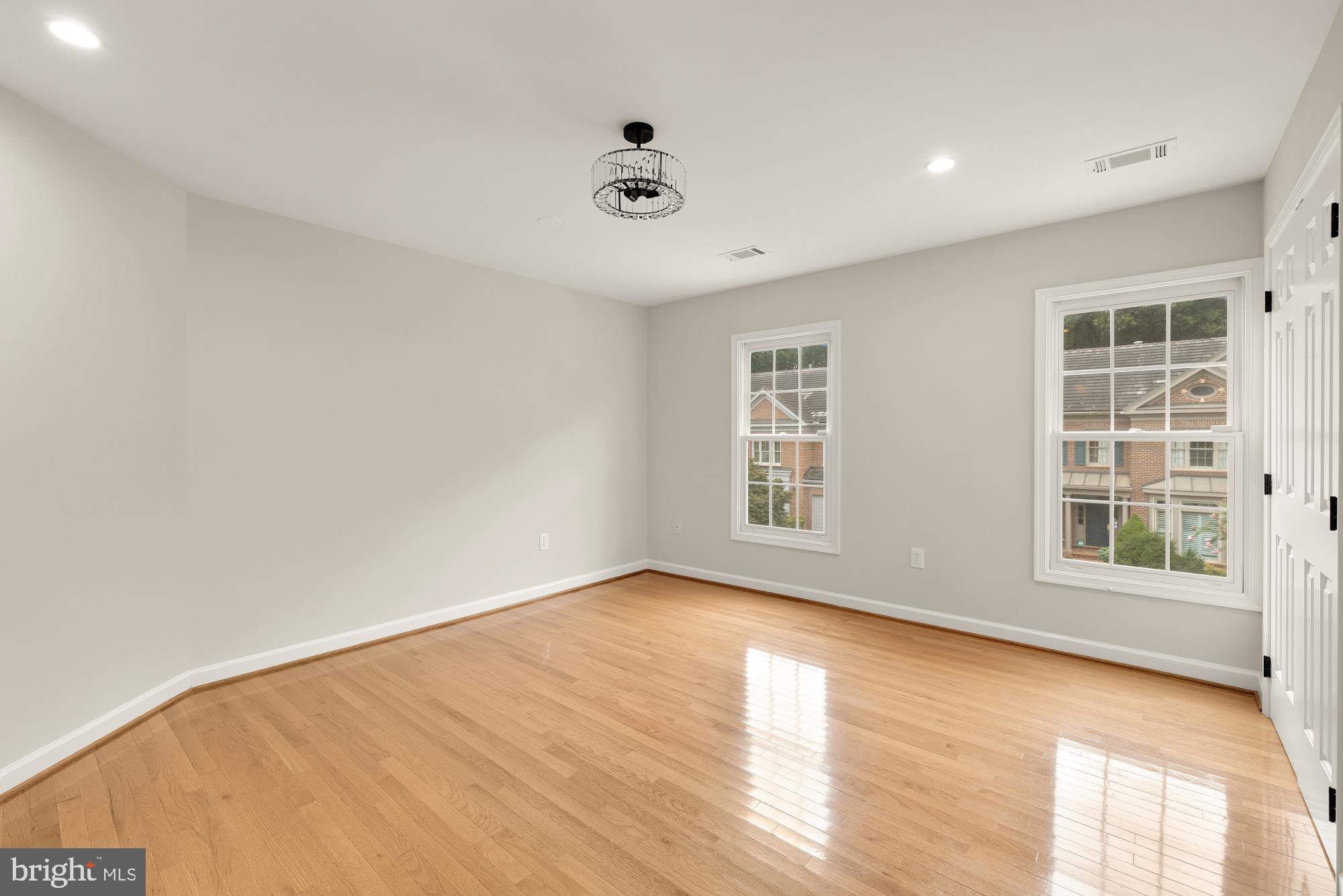 RIVER FALLS - Residential