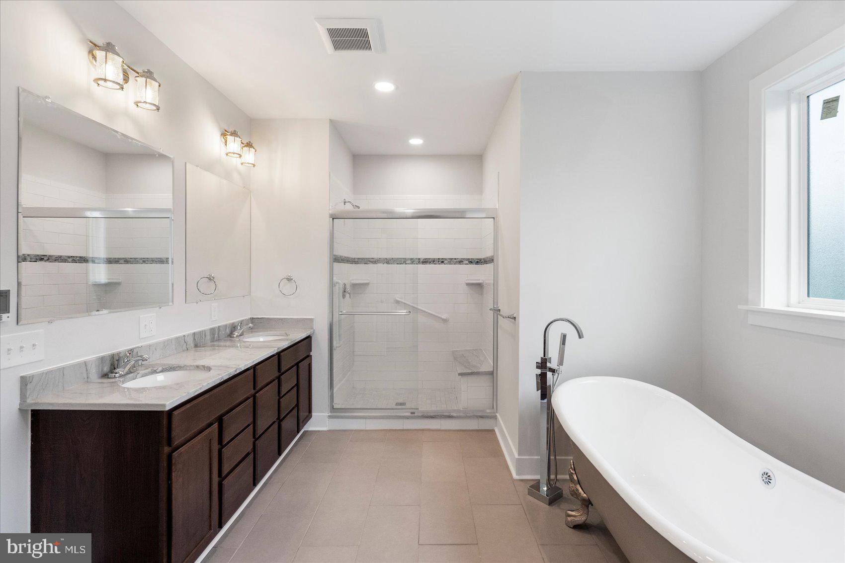 FOX CREEK FARM - Residential