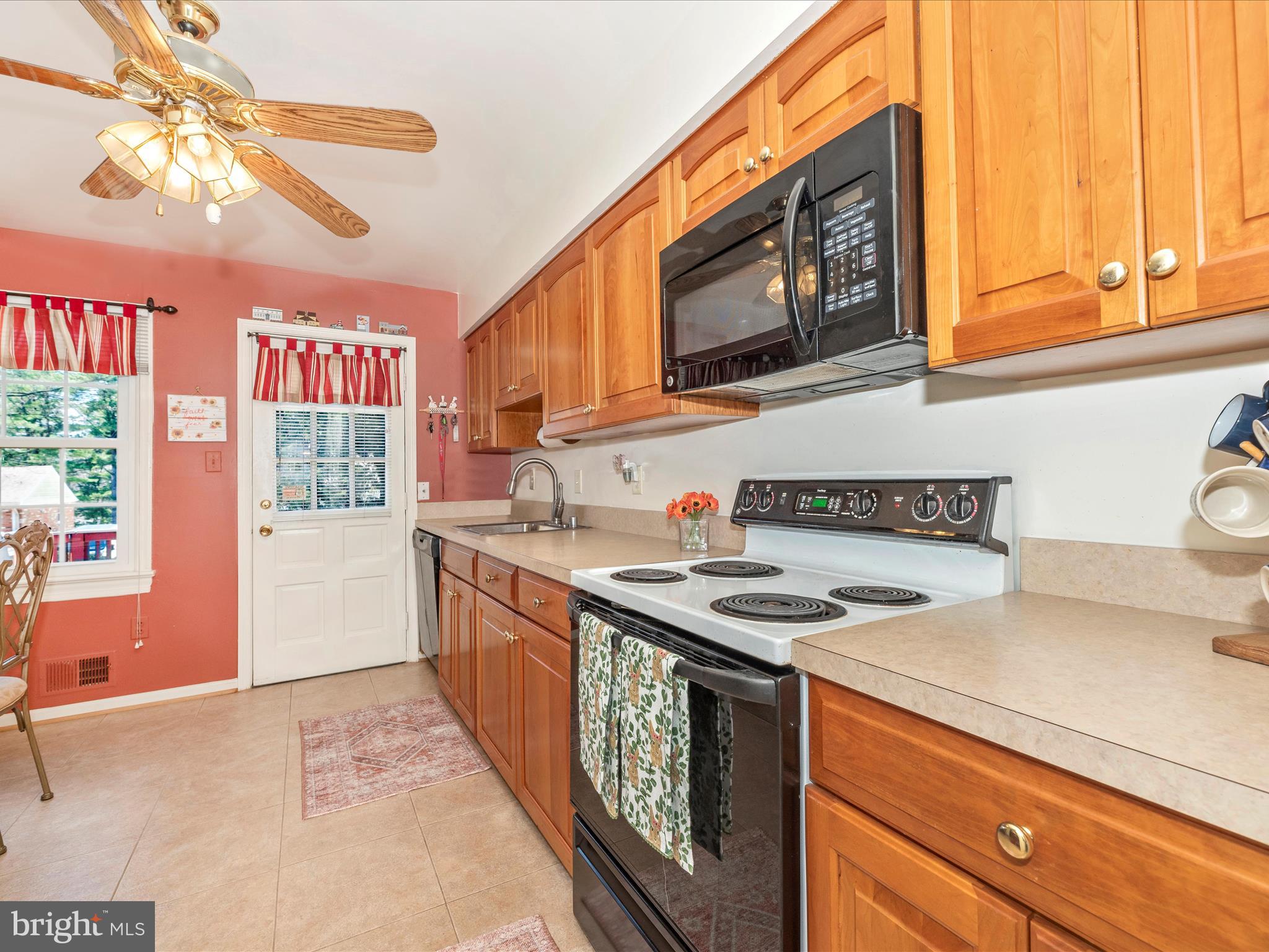 BROOKEVILLE KNOLLS - Residential