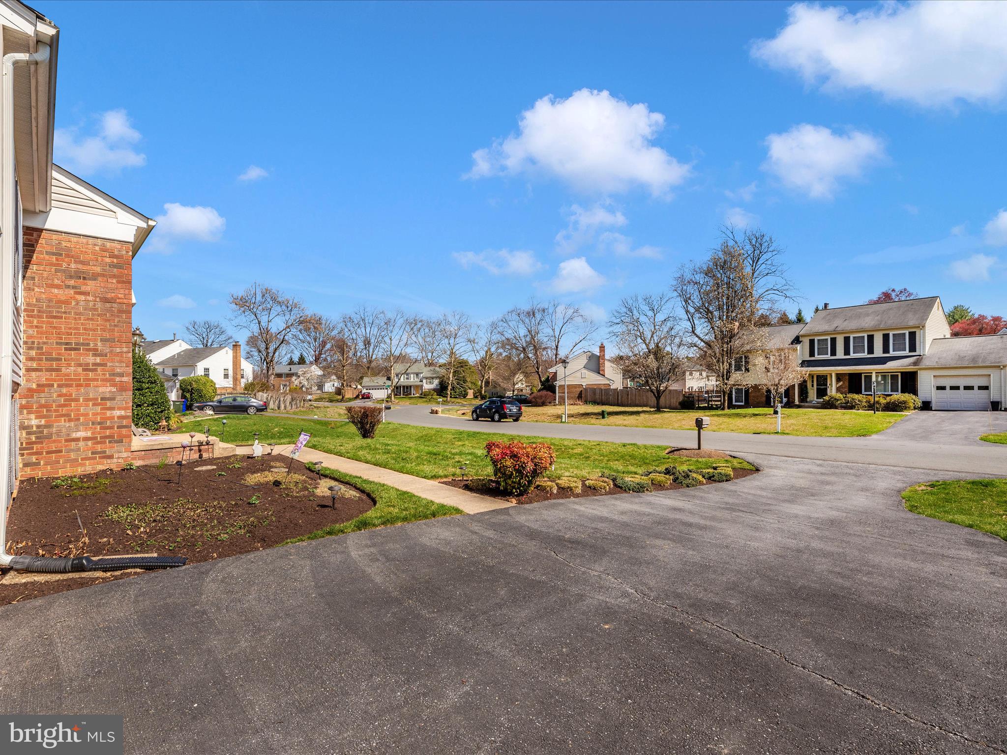 BROOKEVILLE KNOLLS - Residential