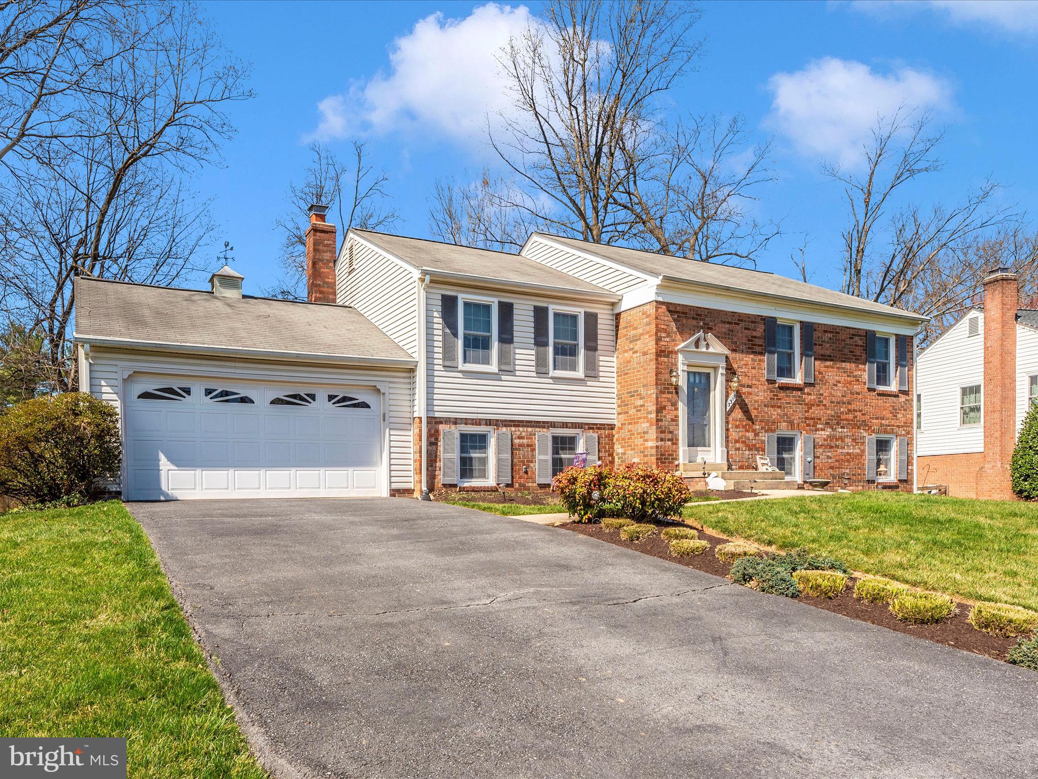 BROOKEVILLE KNOLLS - Residential