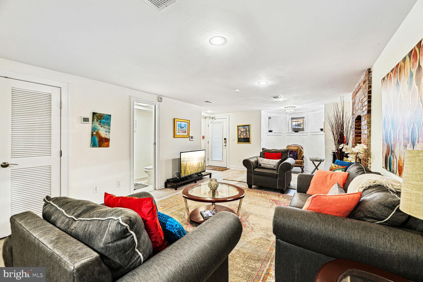 1316 W NW 1