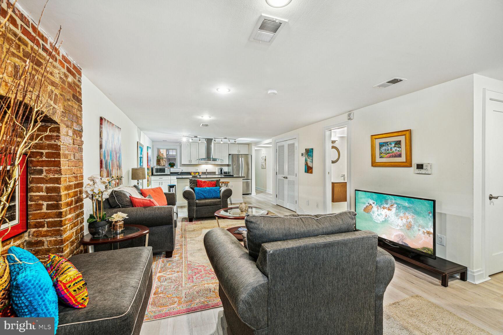 1316 W NW 1