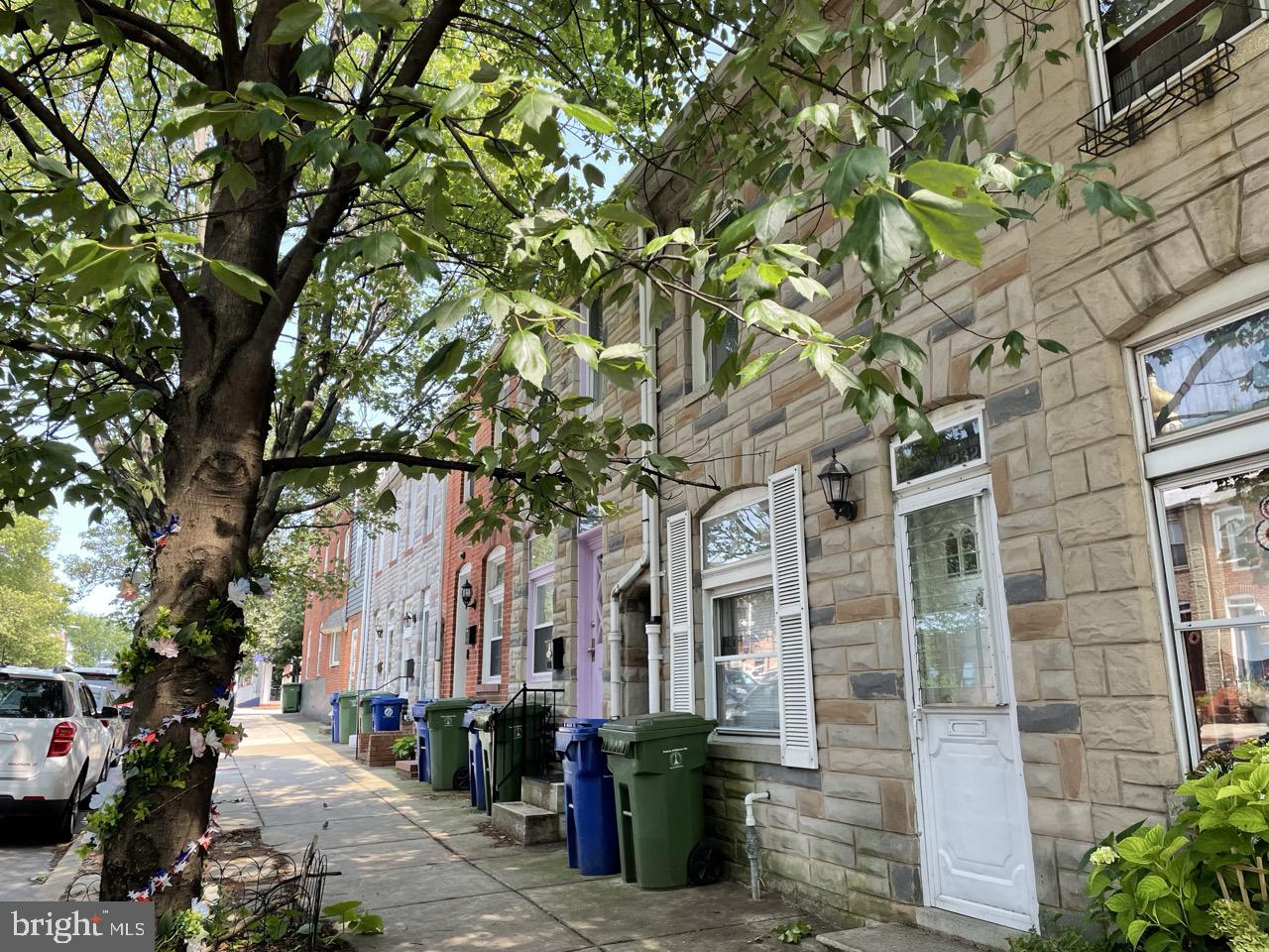Great opportunity in Canton for Buyer looking to update the property. Rehab for Investors in Canton. Great Condition. Call Seller's Agent to set up showing. Home Sold As Is.