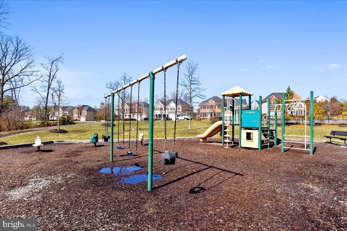 STRATSHIRE CROSSING - Residential