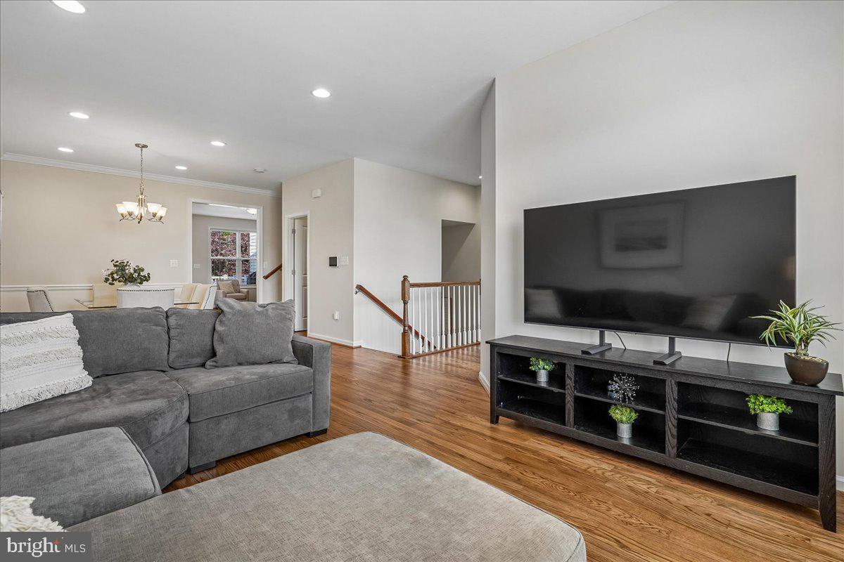 STRATSHIRE CROSSING - Residential