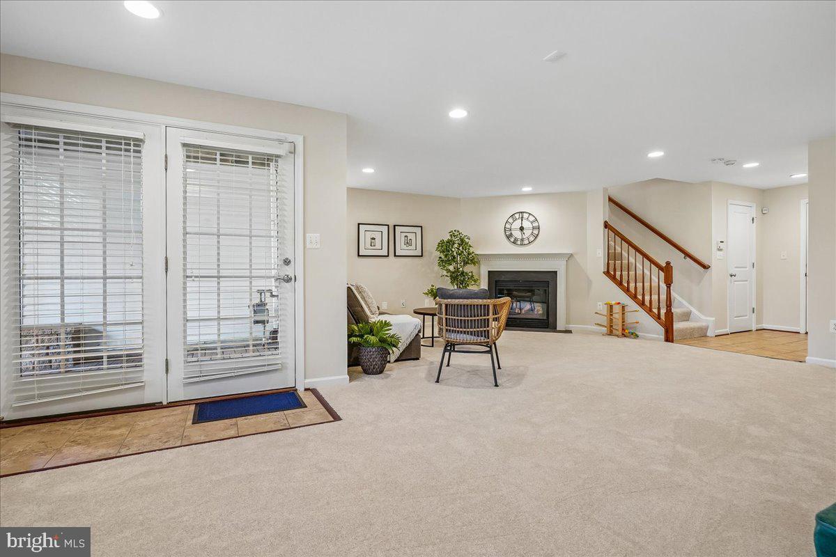 STRATSHIRE CROSSING - Residential