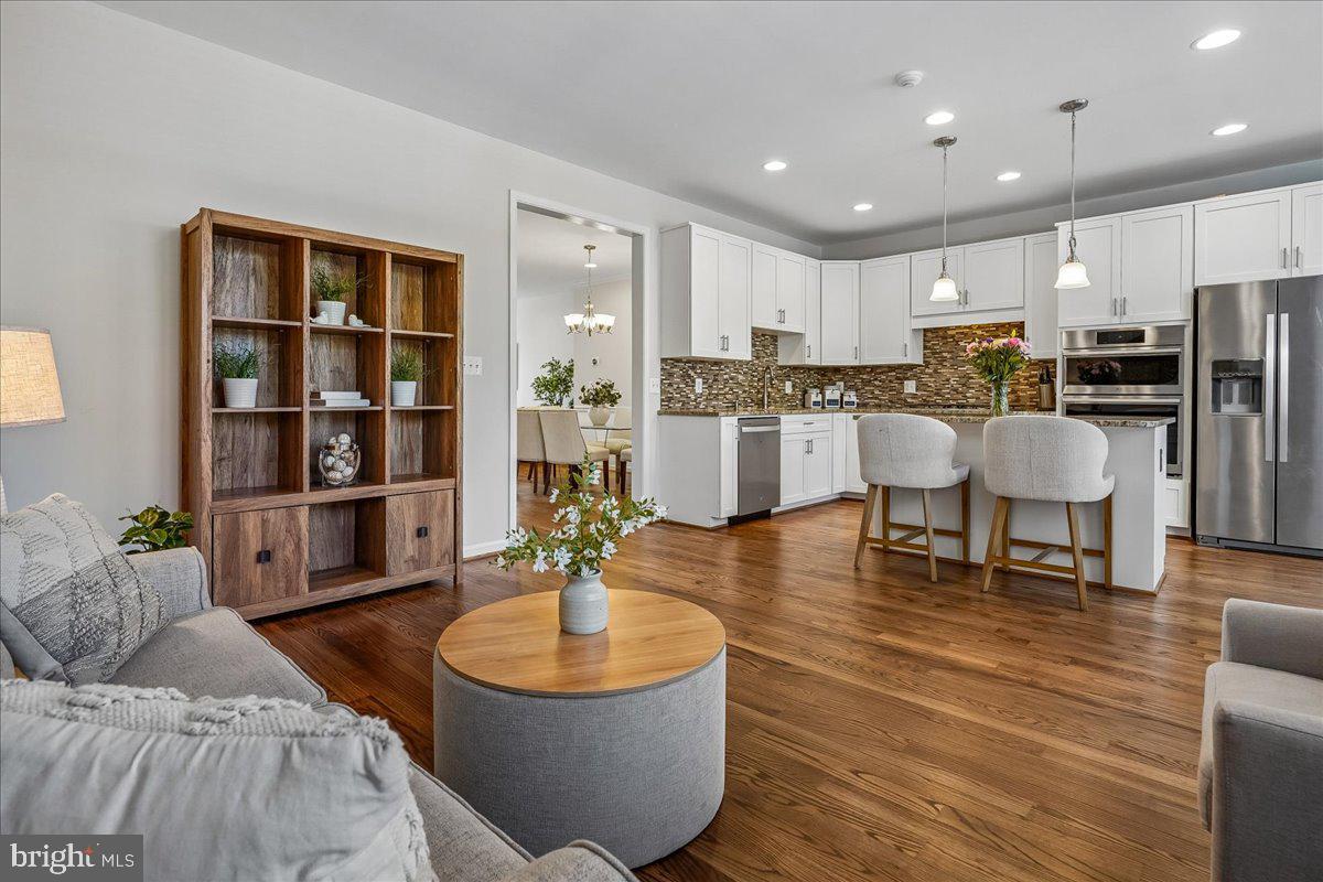 STRATSHIRE CROSSING - Residential