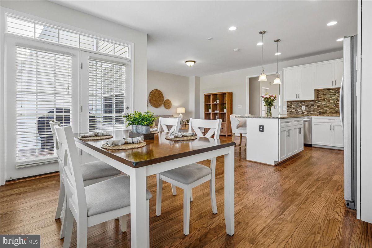 STRATSHIRE CROSSING - Residential
