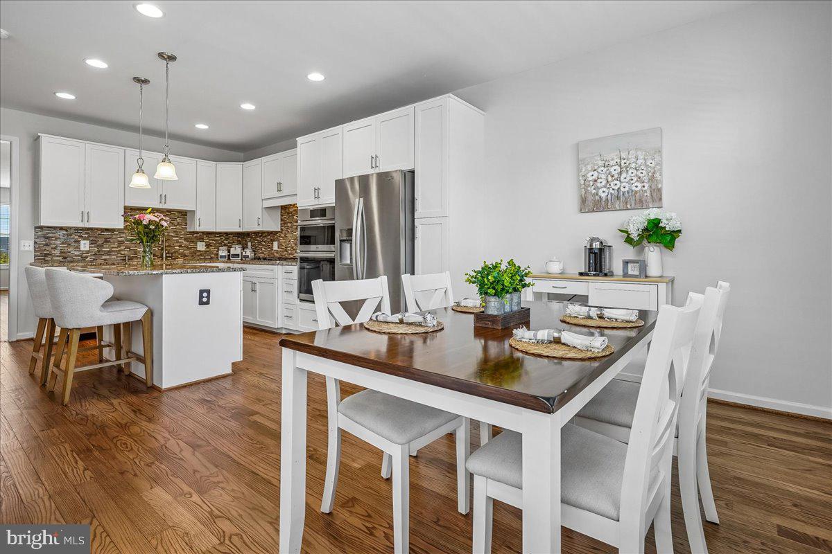 STRATSHIRE CROSSING - Residential