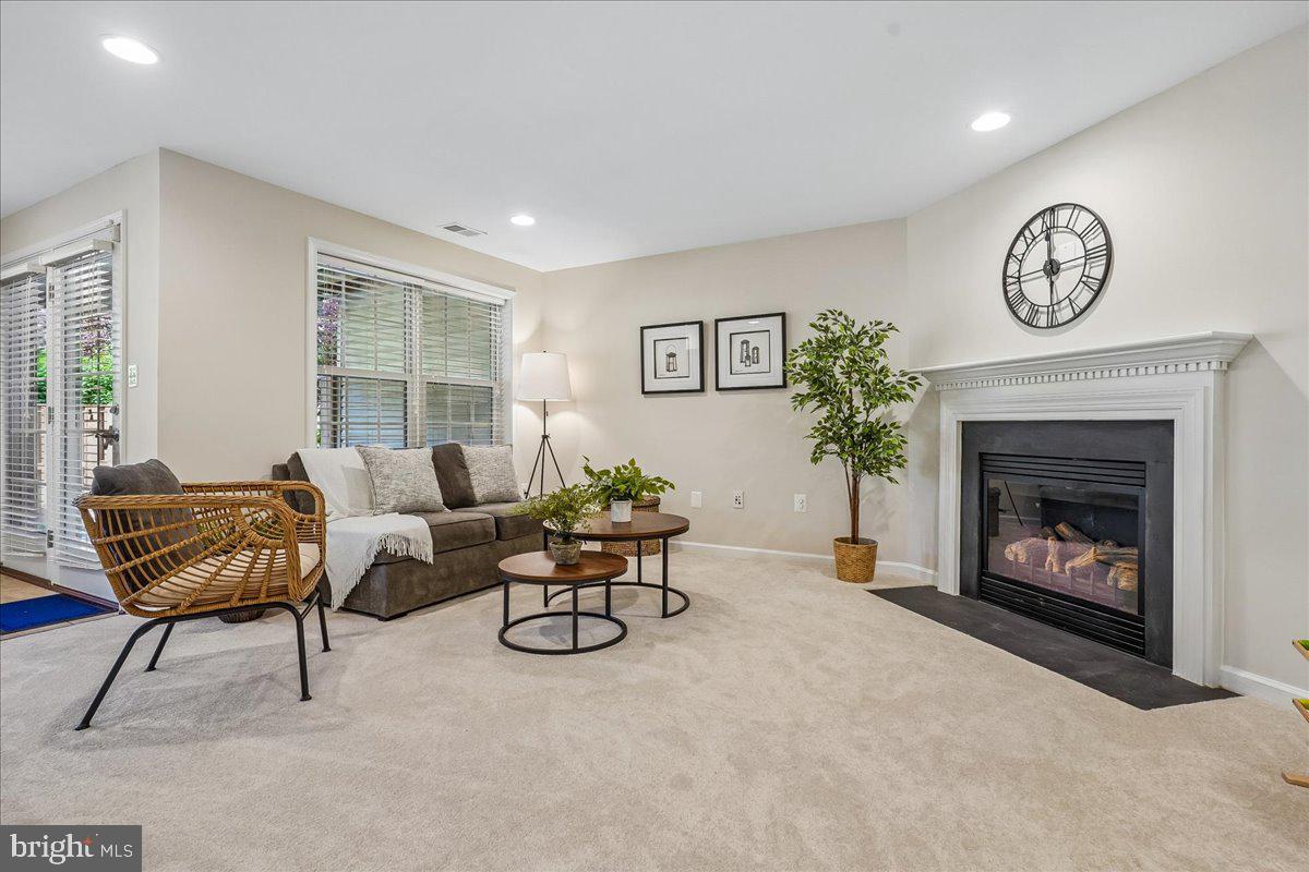 STRATSHIRE CROSSING - Residential