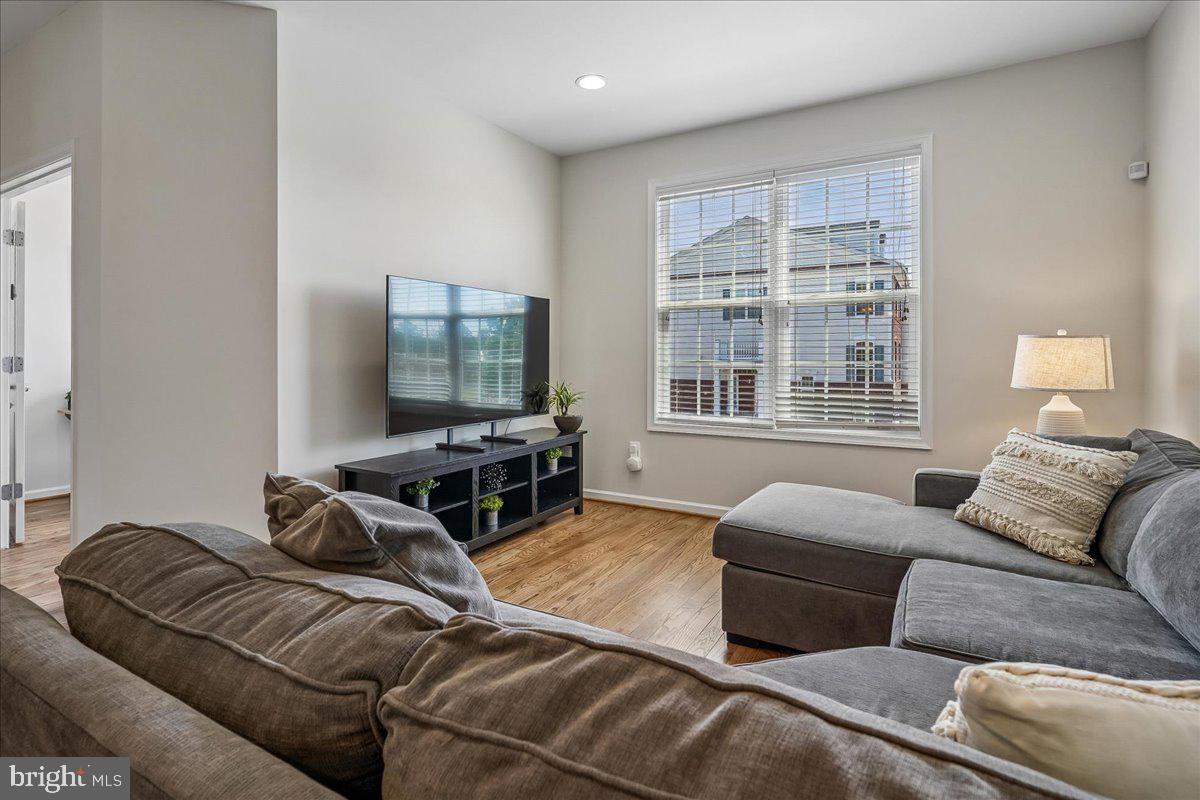STRATSHIRE CROSSING - Residential