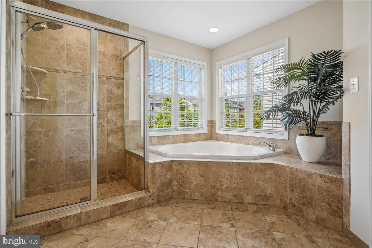 STRATSHIRE CROSSING - Residential