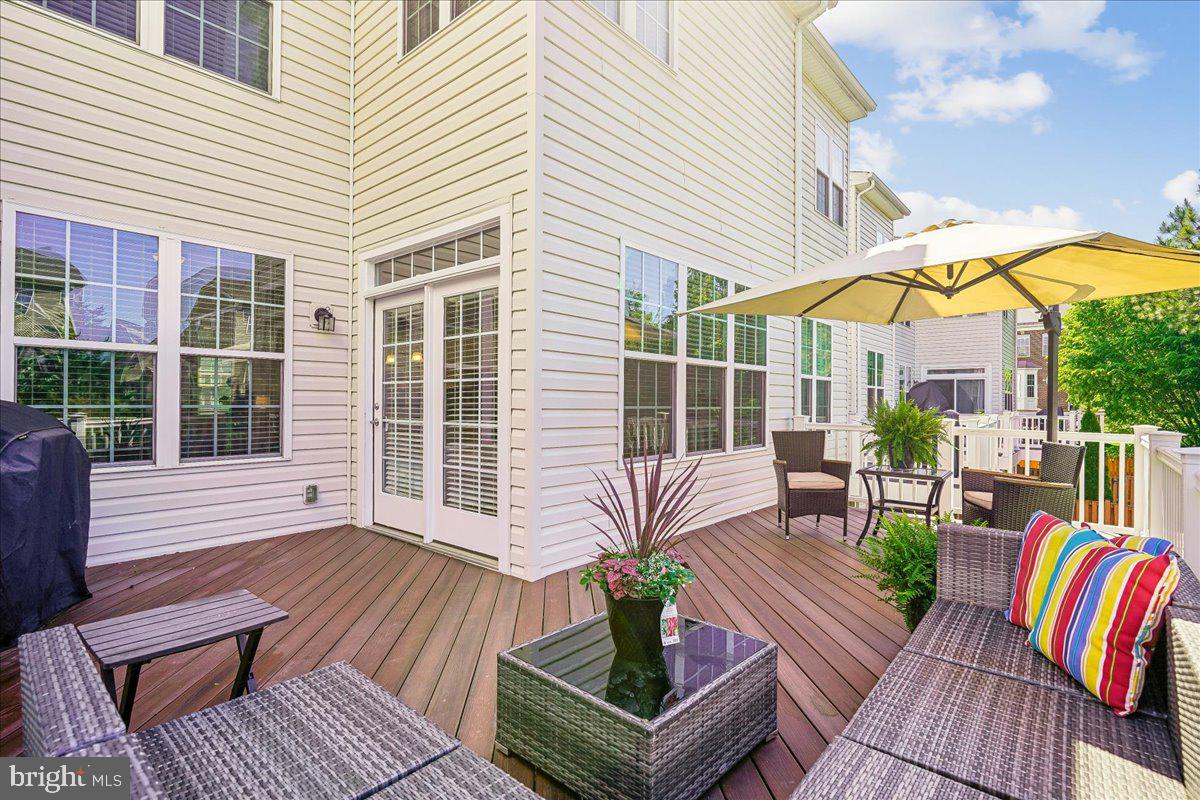 STRATSHIRE CROSSING - Residential