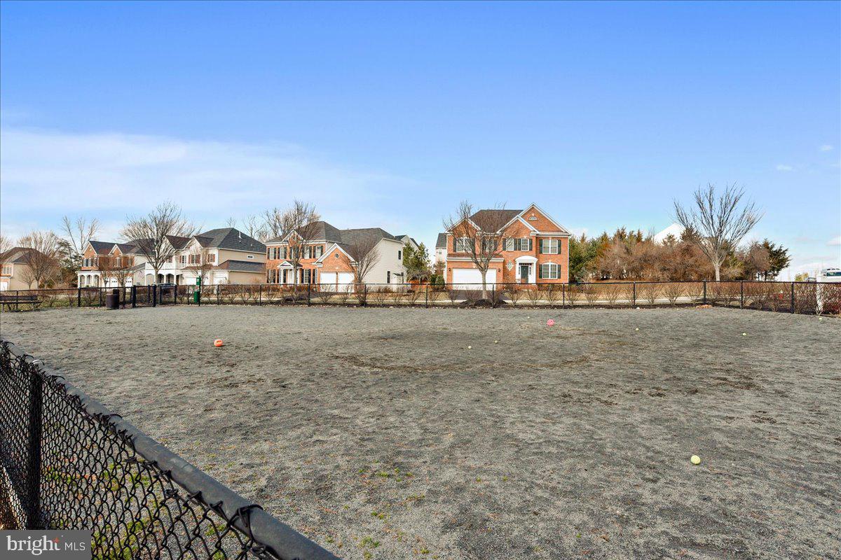 STRATSHIRE CROSSING - Residential